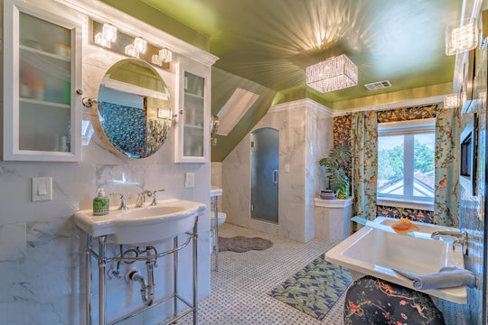 Posh Luxury Master Suite @ Twila’s Blooming Heart Village