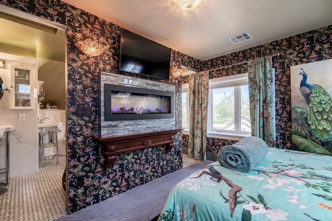 Posh Luxury Master Suite @ Twila’s Blooming Heart Village