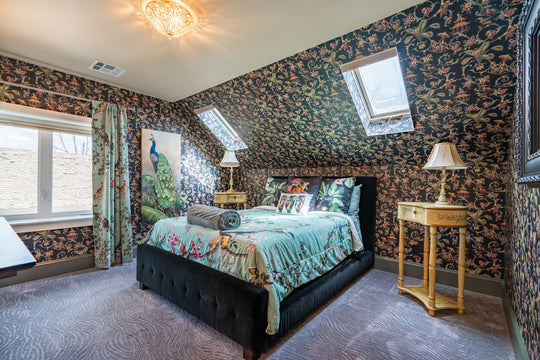 Posh Luxury Master Suite @ Twila’s Blooming Heart Village