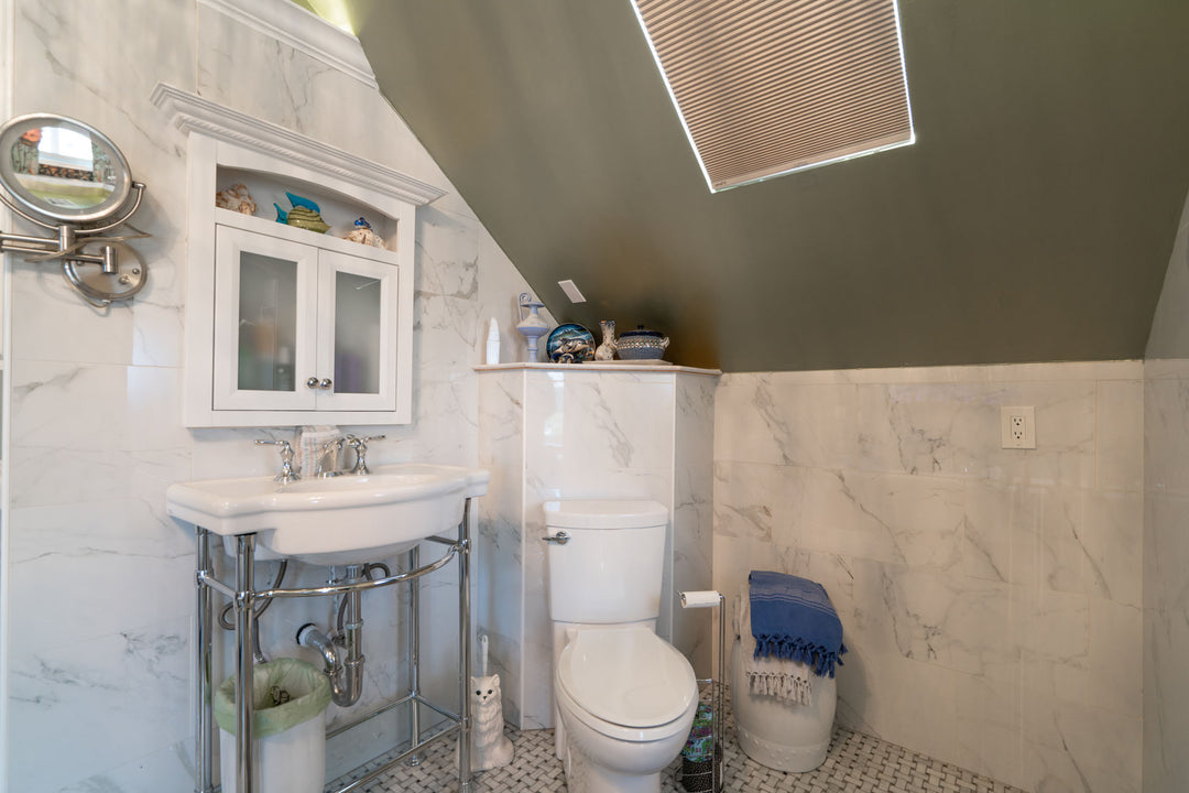Posh Luxury Master Suite @ Twila’s Blooming Heart Village