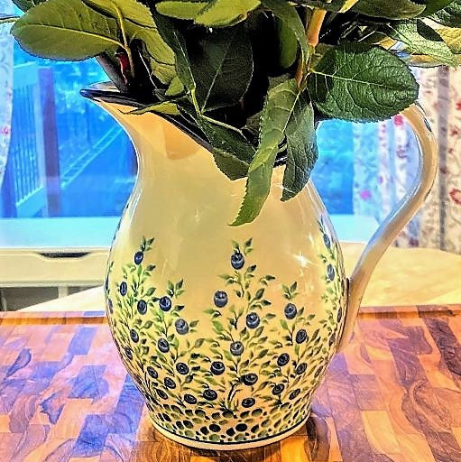 BLUEBERRY 2-quart Polish Stoneware Pitcher, Classic Edition